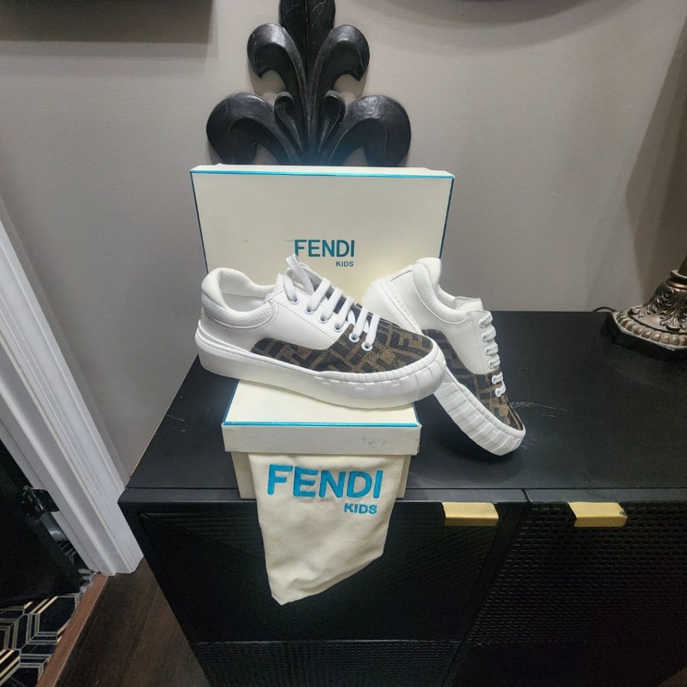 NIB Authentic Kid Fendi Low Top Sneakers - Picture 6 of 9